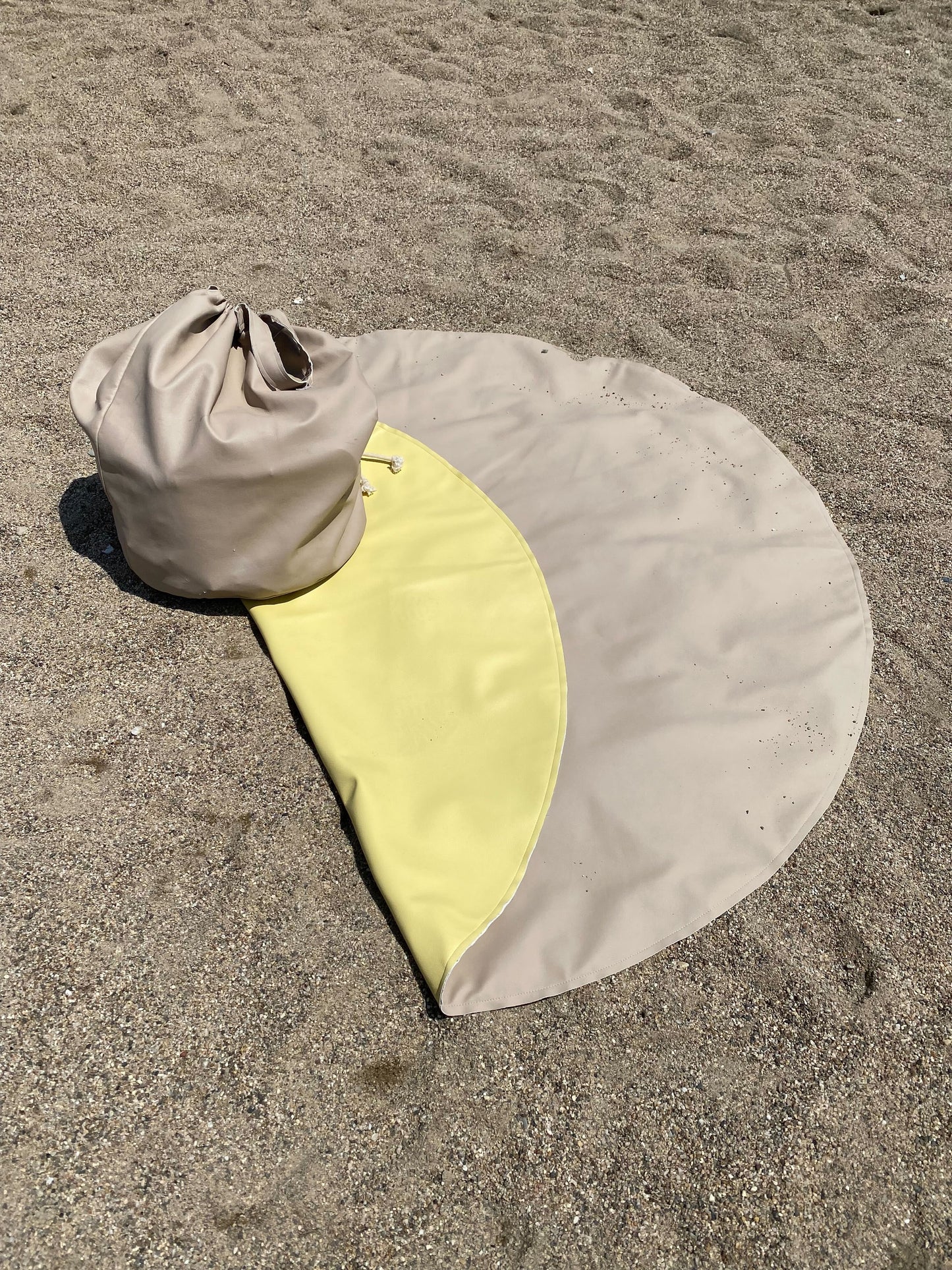 МАКСИ Нарцис-Песок CIRCLE